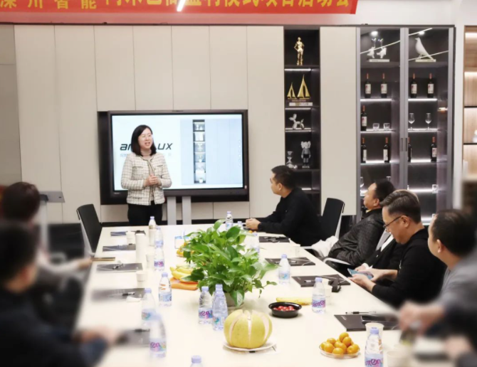 �V�|ʡ���ƼҾӅf(xi��)���I(l��ng)��(d��o)�W�R�����m˹���^����