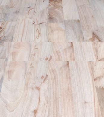 
百?gòu)?qiáng)004