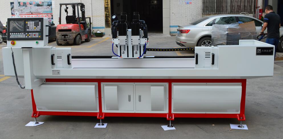 多米自動(dòng)沖孔機(jī)